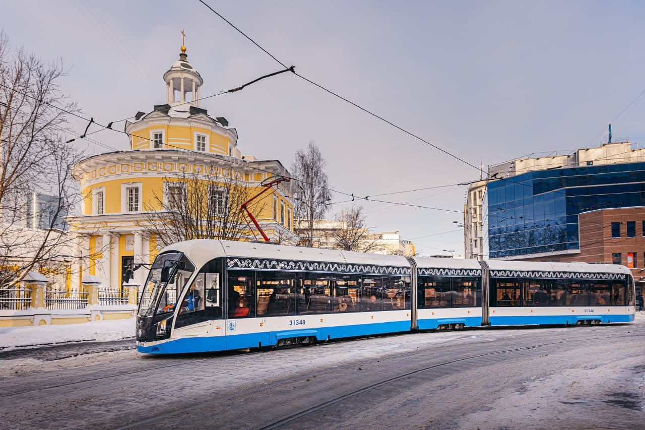 71-931M "Vityaz" tram with supercapacitors on the streets of Moscow, February 2021