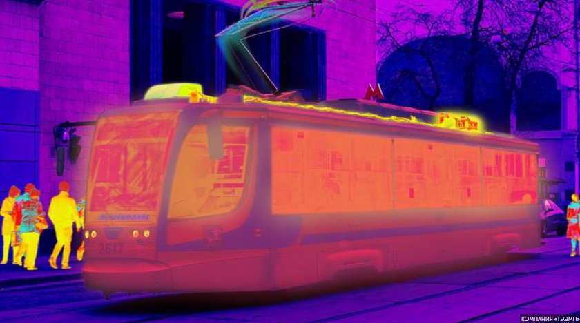 Thermal image of a tram