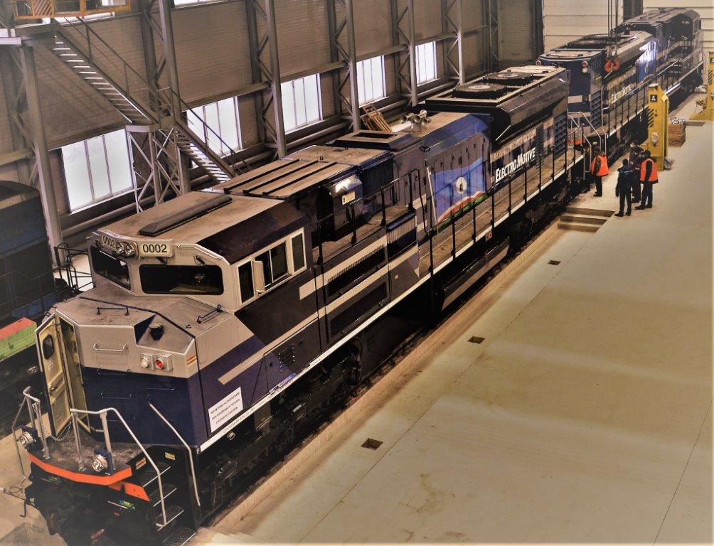 2TE3250 LNG-diesel locomotive manufactured by Progress Rail at the Yakutia Railways depot, April 2021