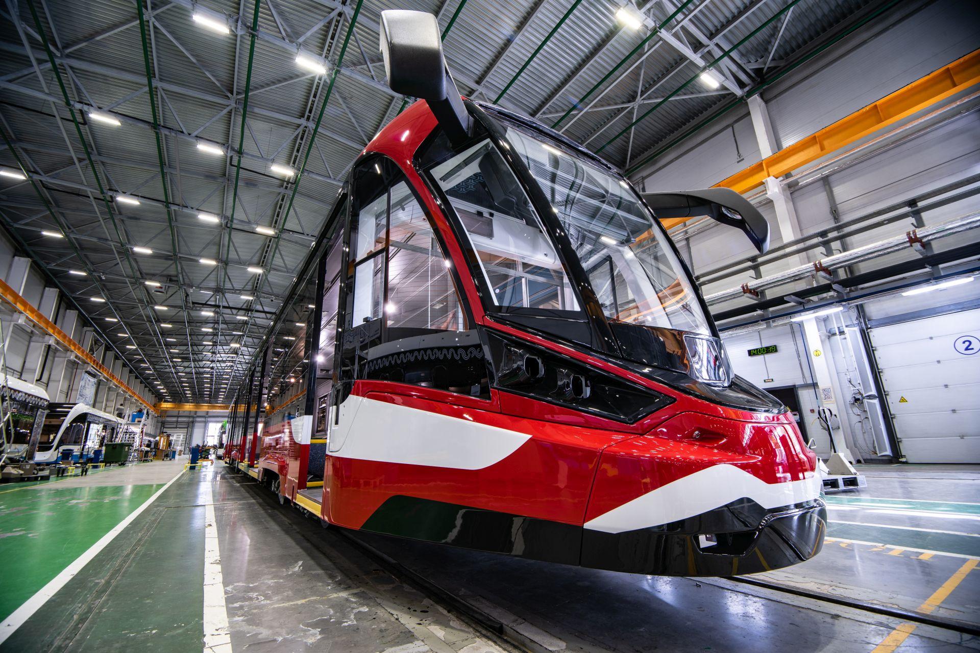 Presentation of the 71-931AM tram by PC TS with an aluminum body