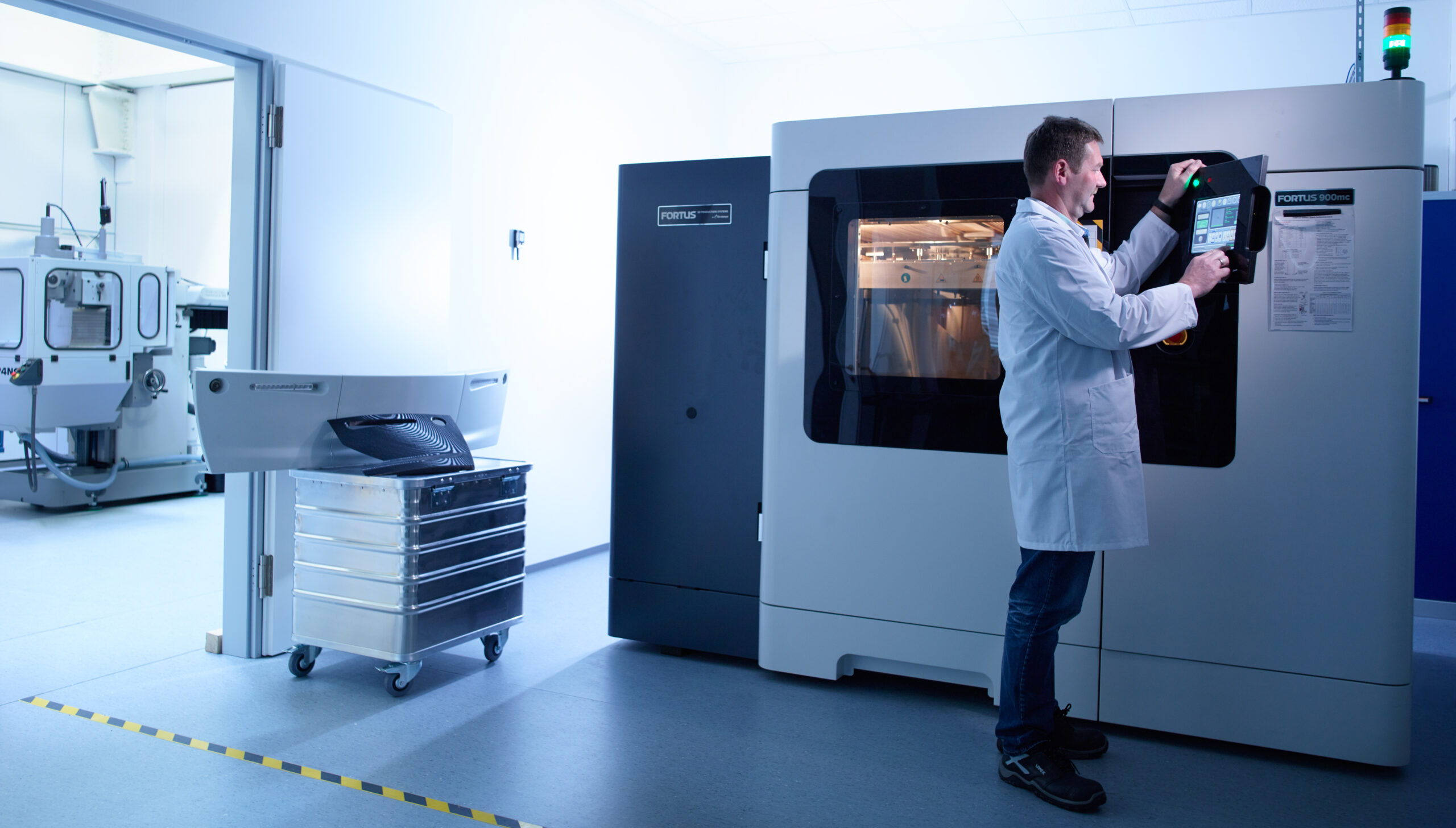 Fortus 900mc 3D-printer at Siemens Mobility production site