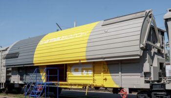 Russia’s first freight car with tilting roof put into trial operation