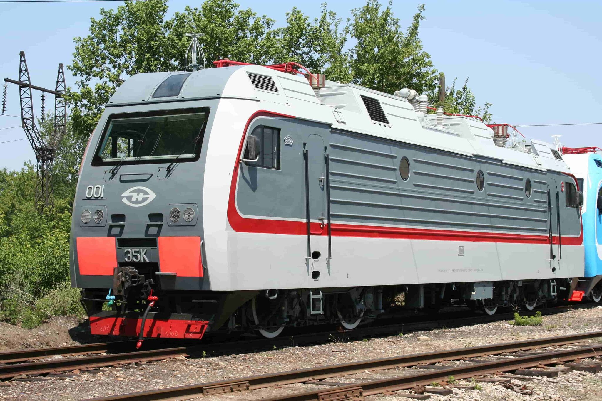 The first E5K mainline electric locomotive