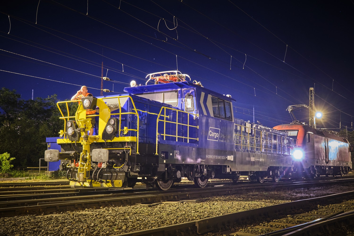 CRRC Сlass 461 shunting hybrid locomotive in Hungary