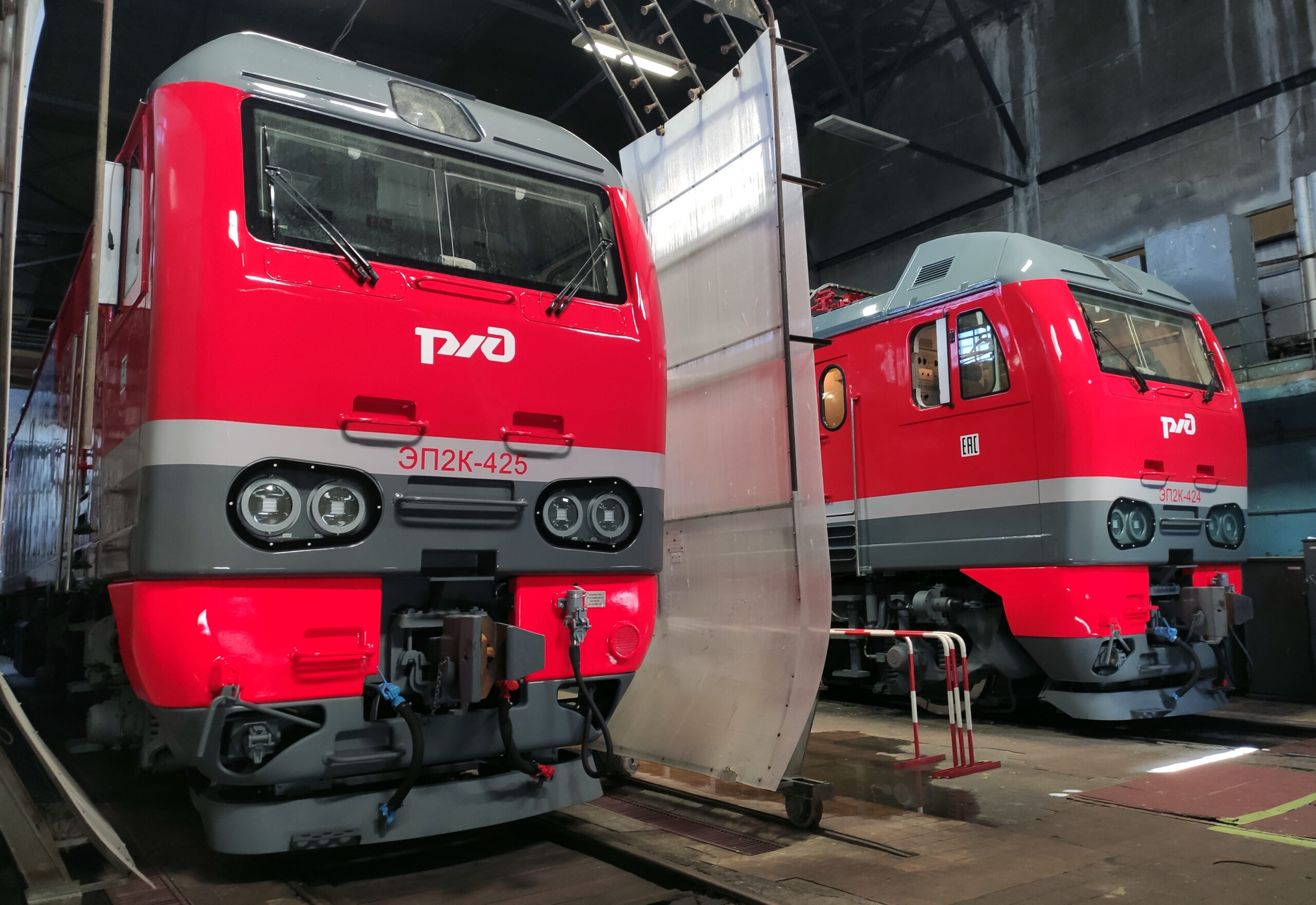 EP2K passenger locomotives