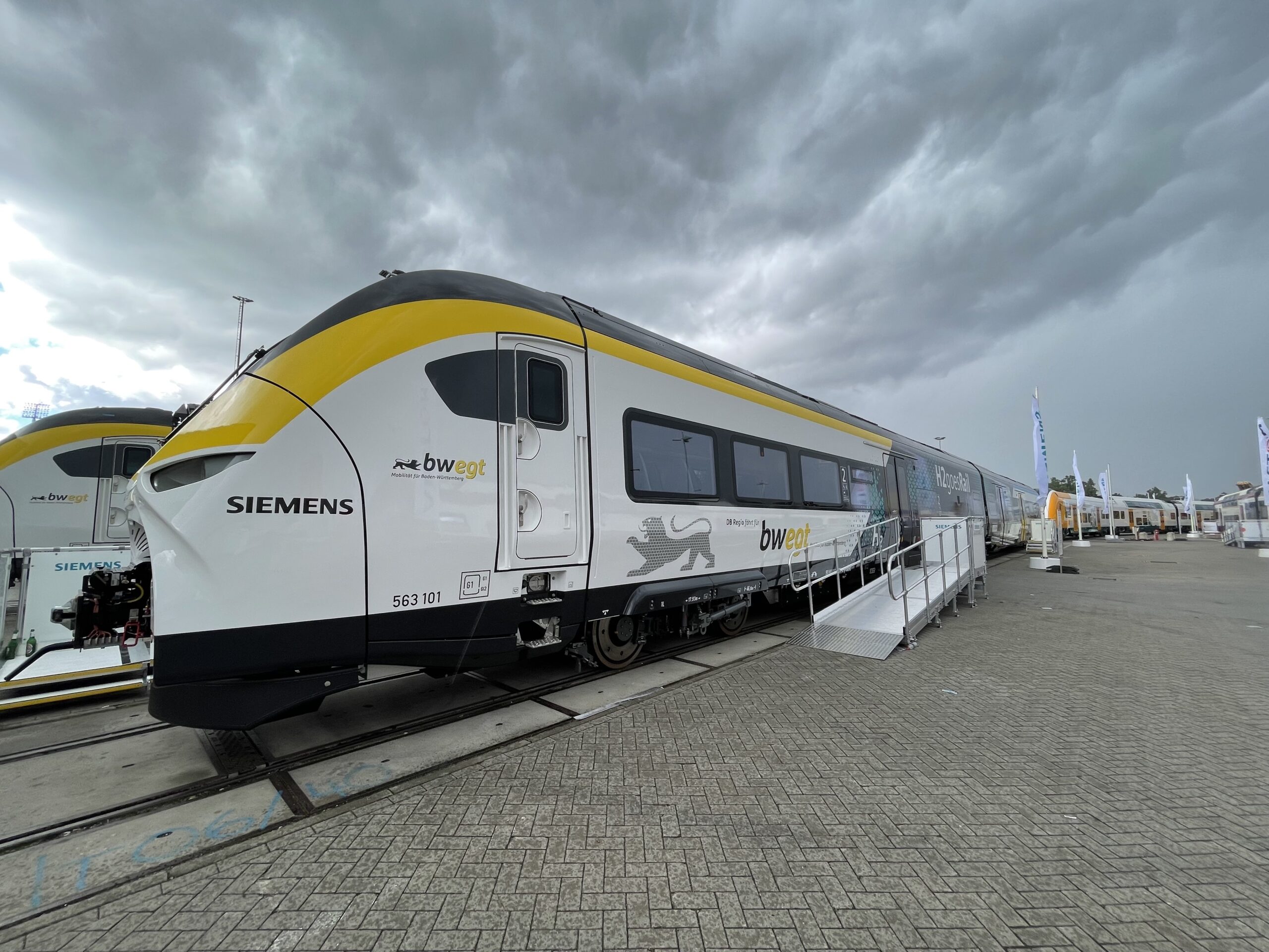 Mireo Plus H hydrogen train by Siemens