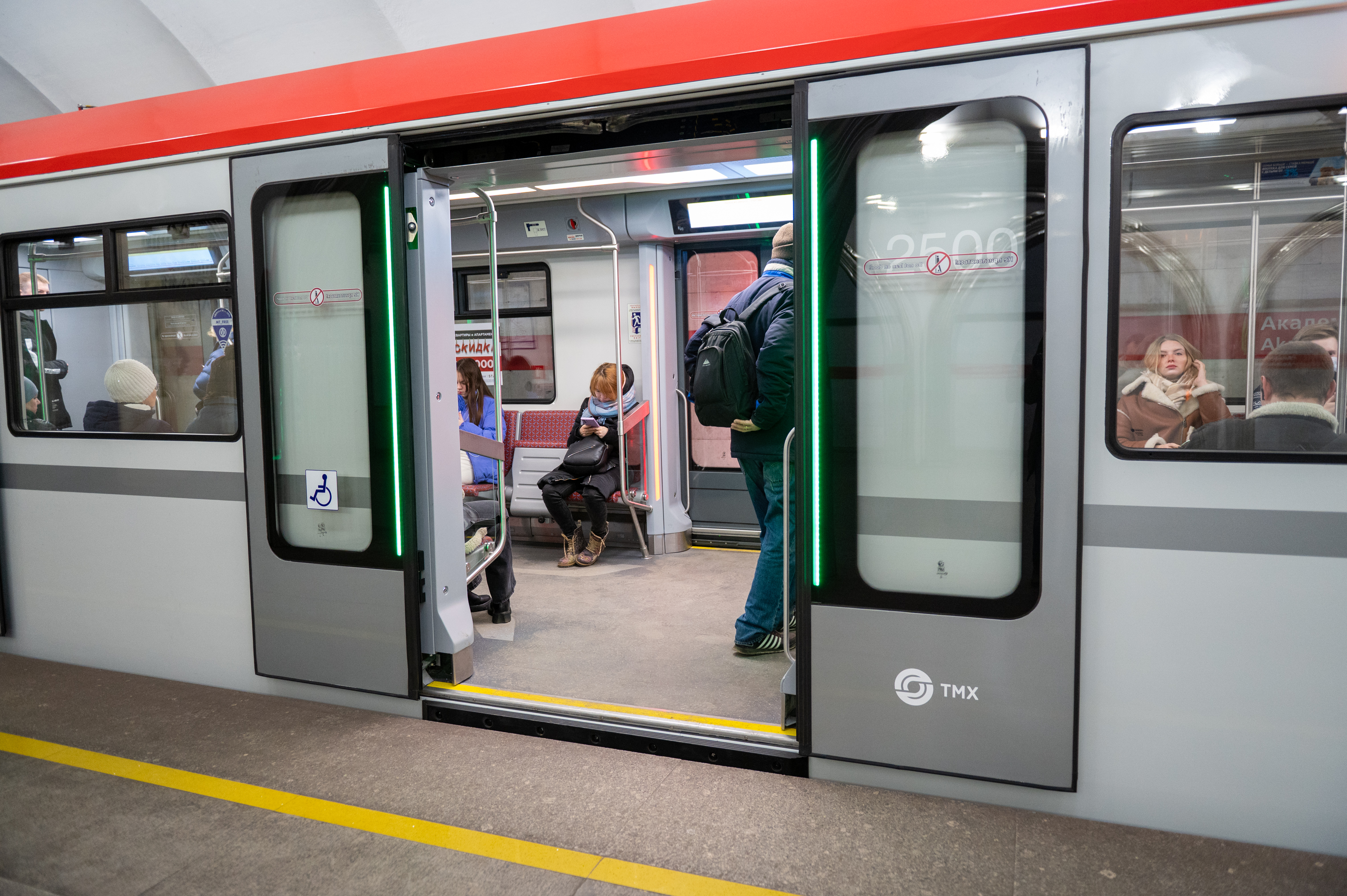 Sliding plug doors with LED lightning in Baltiets metro trains 81-725.1/726.1/727.1