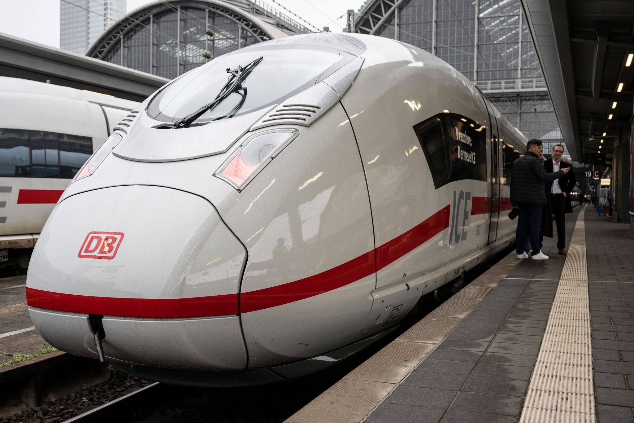 The first Velaro MS (ICE 3neo) high-speed train at the central station of Frankfurt, Germany