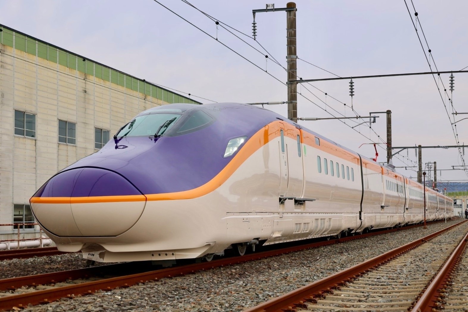 Presentation of E8 high-speed train by Kawasaki Rail and Hitachi Rail in a depot at Rifu