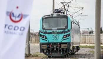 Turkiye unveiled first domestic E5000 electric locomotive