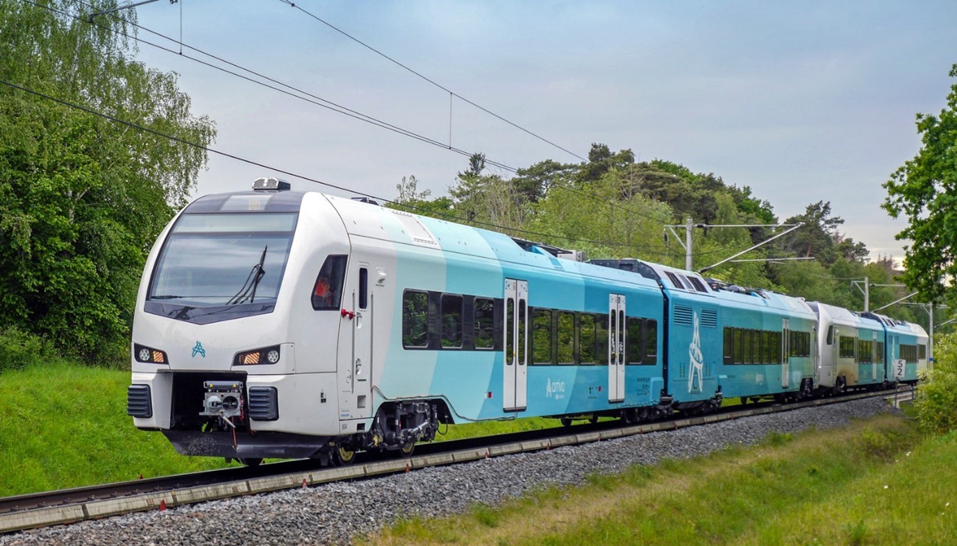 The hybrid train Stadler Wink converted to biofuel