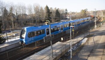 New narrow-gauge EMU by Stadler put into service in Stockholm