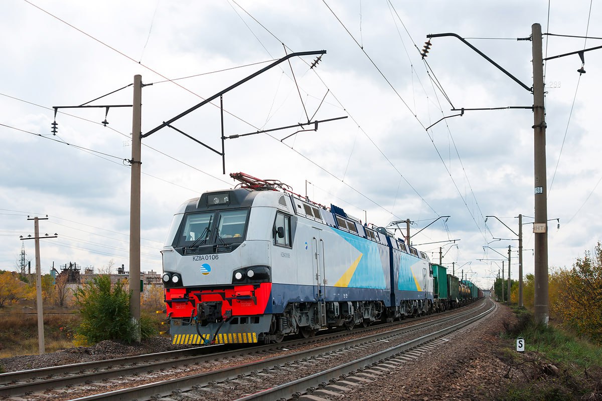 KZ8A electric locomotive in Kazakhstan