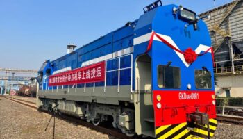 CRRC launches a new model of hybrid shunting locomotive