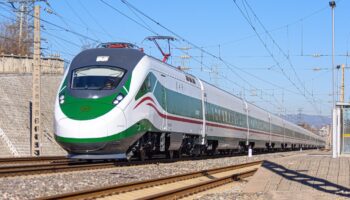 China started operation of CRRC CR200J-C trains