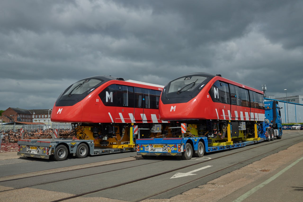 Transporting the Alstom Innovia 300 unmanned monorail train