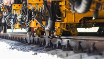 RZD 2024 track repair plans: buy 105 track machines and 536 special-purpose cars