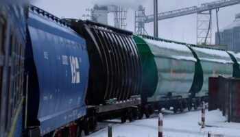 Ukrainian Railways built 528 freight cars at its facilities in 2023
