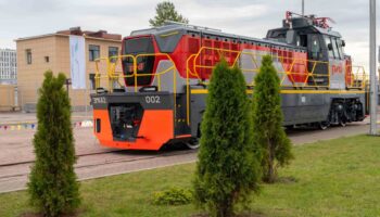 EMKA2 battery-catenary locomotive receives approval