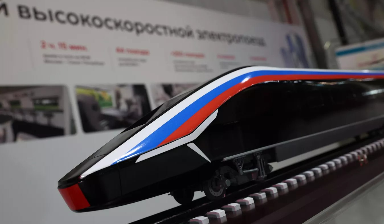 The model of the high-speed train to be built at Ural Locomotives
