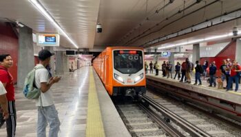 Mexico City launches first rubber-tyred CRRC metro train