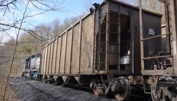 Intramotev battery-electric hopper wagon covers more than 1,600 km in USA