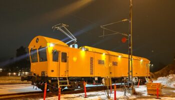 Railcare tests MPV2 catenary and battery-powered track machine