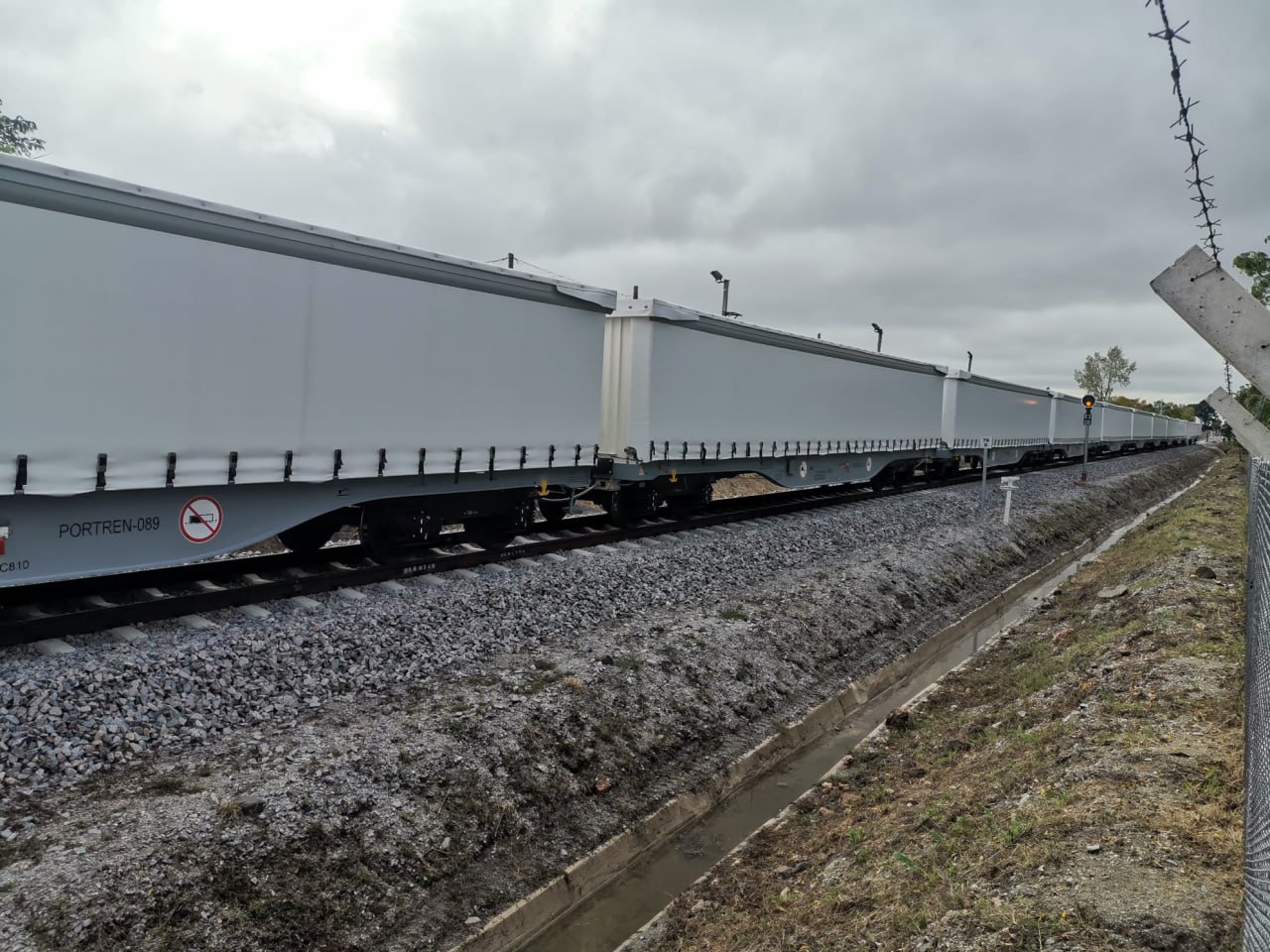 Freight cars on the Ferrocarril Central in Uruguay
