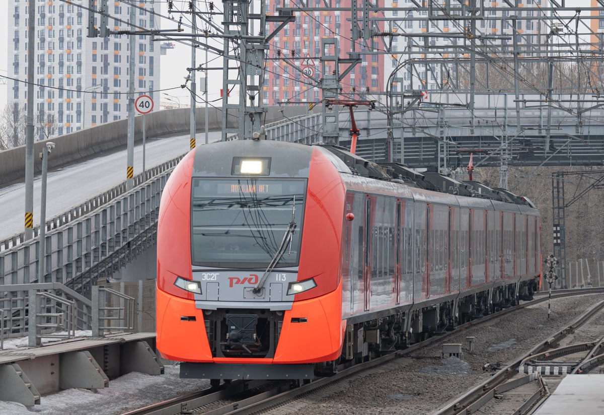 The ES2G-113 Lastochka with GoA3 system on the Moscow Central Circle